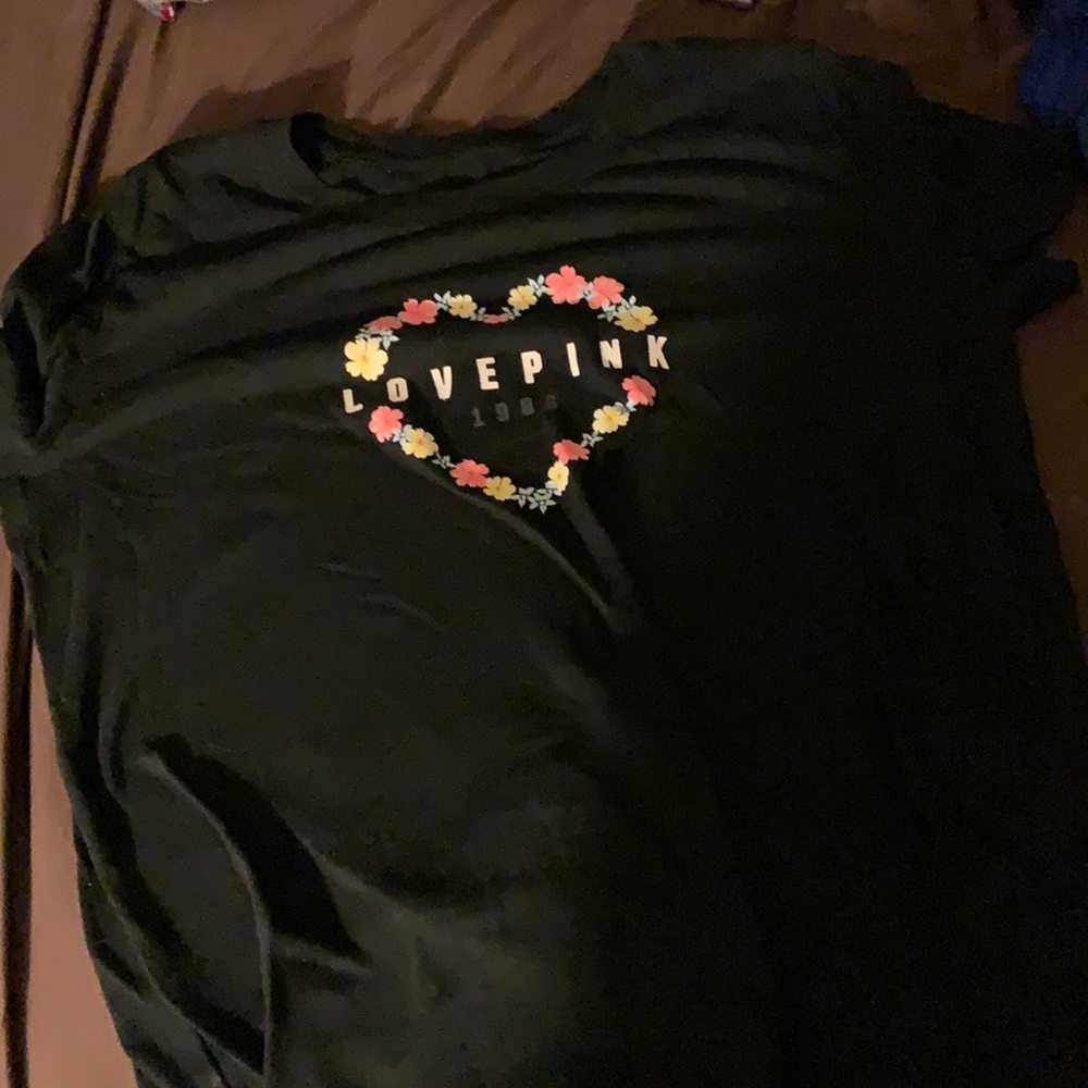 VS pink shirt large